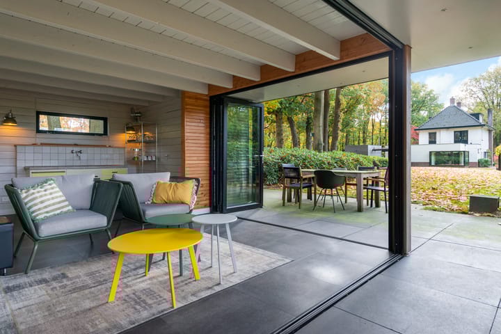 Foto 69 van van Limburg Stirumweg 28