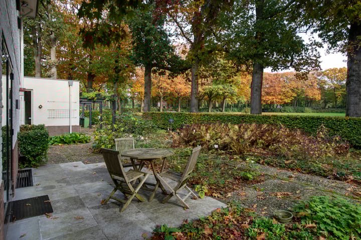 Foto 81 van van Limburg Stirumweg 28