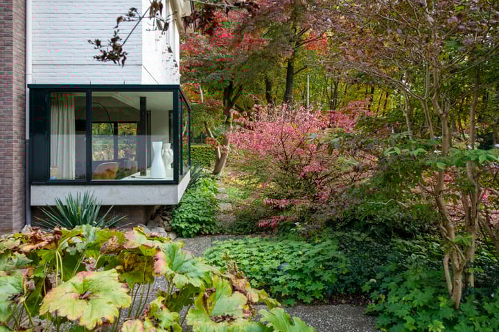 Foto 91 van van Limburg Stirumweg 28