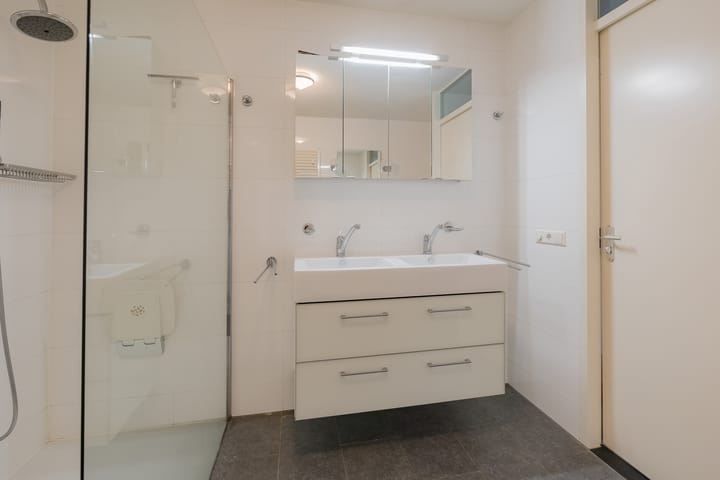 Foto 20 van L. Springerstraat 160