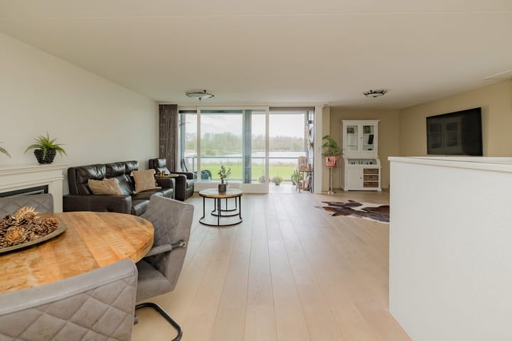 Foto 25 van L. Springerstraat 160