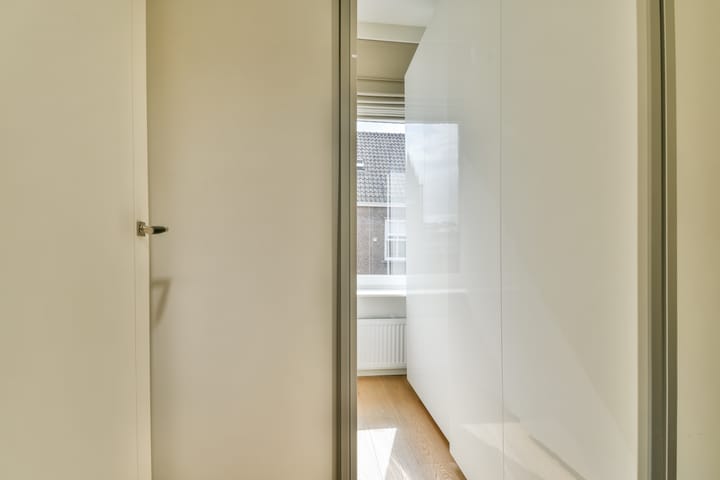 Foto 24 van Voorschoterstraat 13