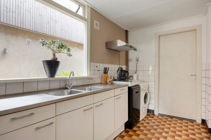 Photo 14 of Sint Josephstraat 83