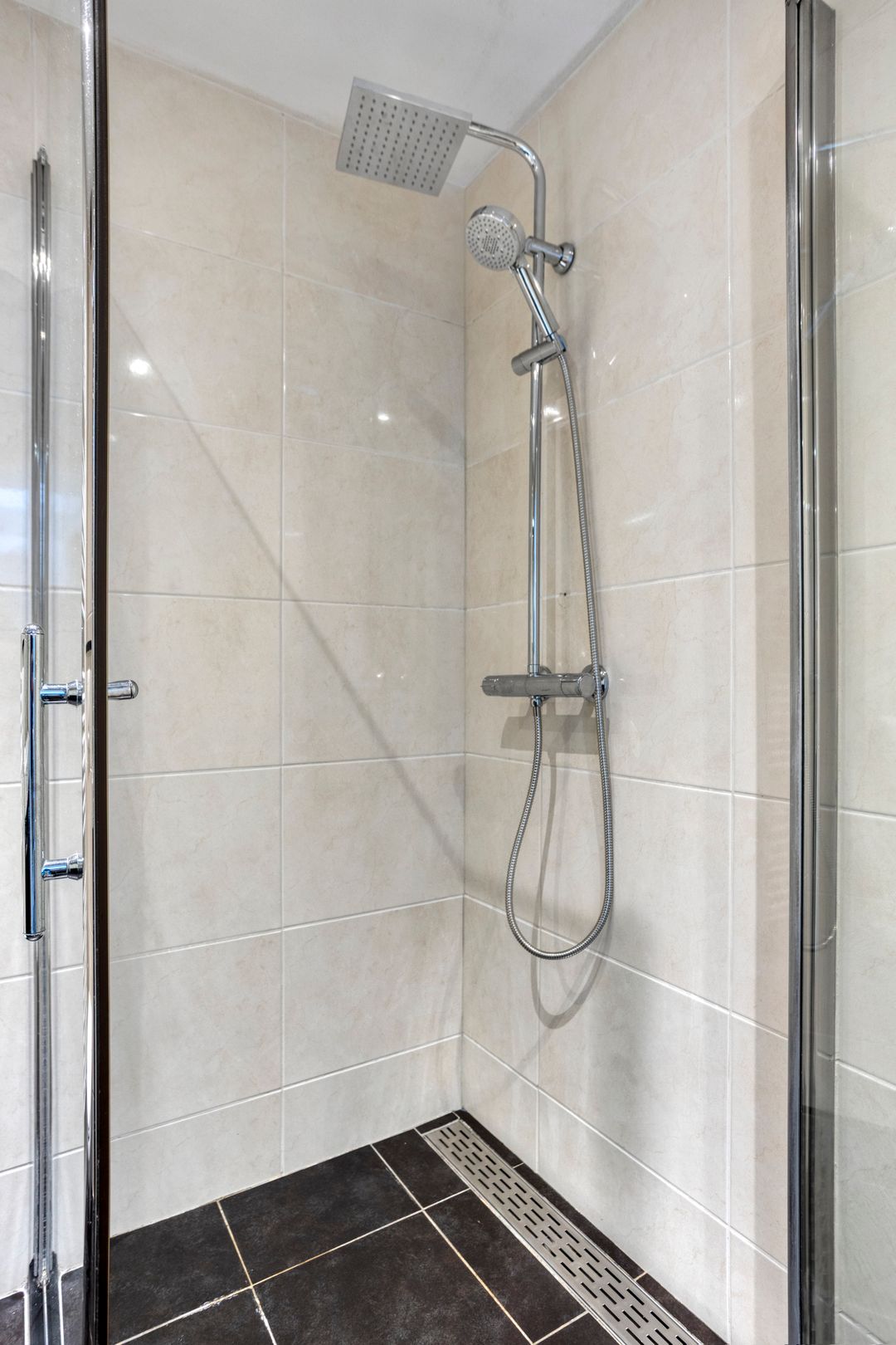 Photo 17 of Tuinlaan 33