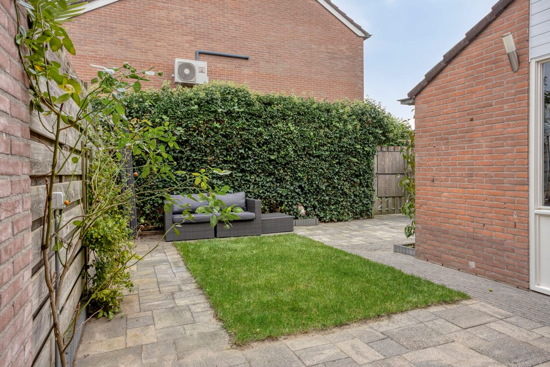 Photo 26 of Tuinlaan 33