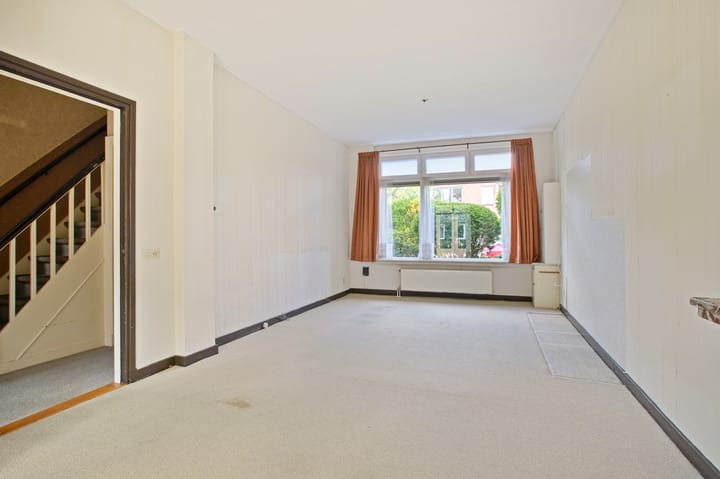 Photo 5 of Floresstraat 98