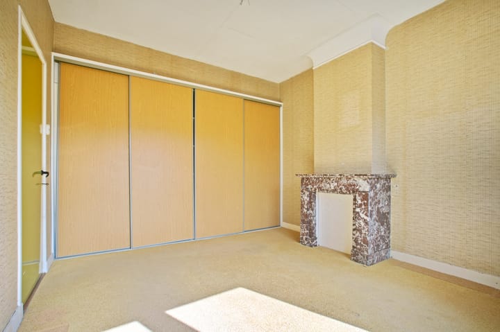 Photo 27 of Floresstraat 98