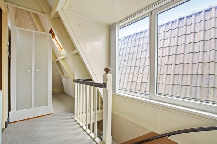 Photo 30 of Floresstraat 98