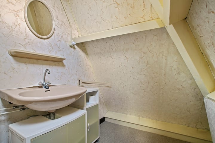 Photo 31 of Floresstraat 98