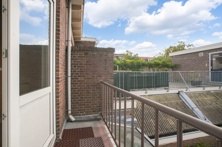 Photo 25 of Floresstraat 98