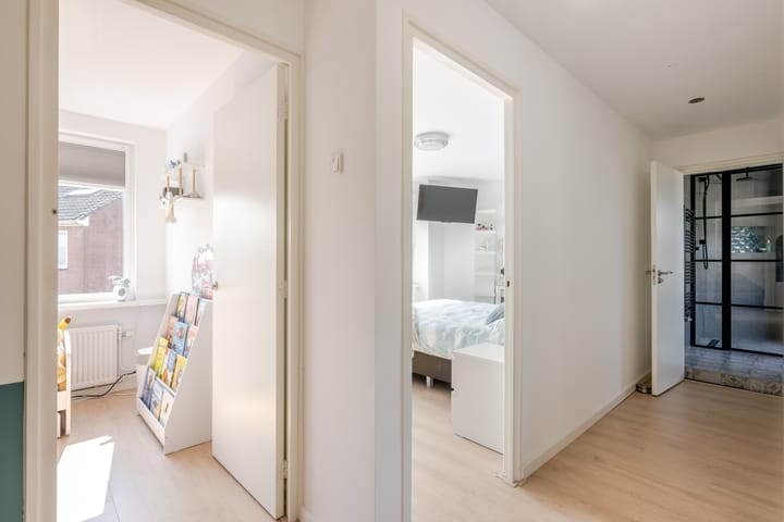 Foto 28 van Schoolstraat 9