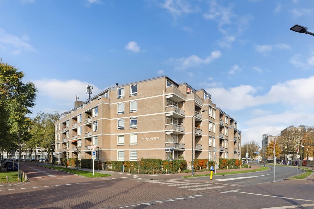 Photo 1 of Adriaan van Bergenstraat 46