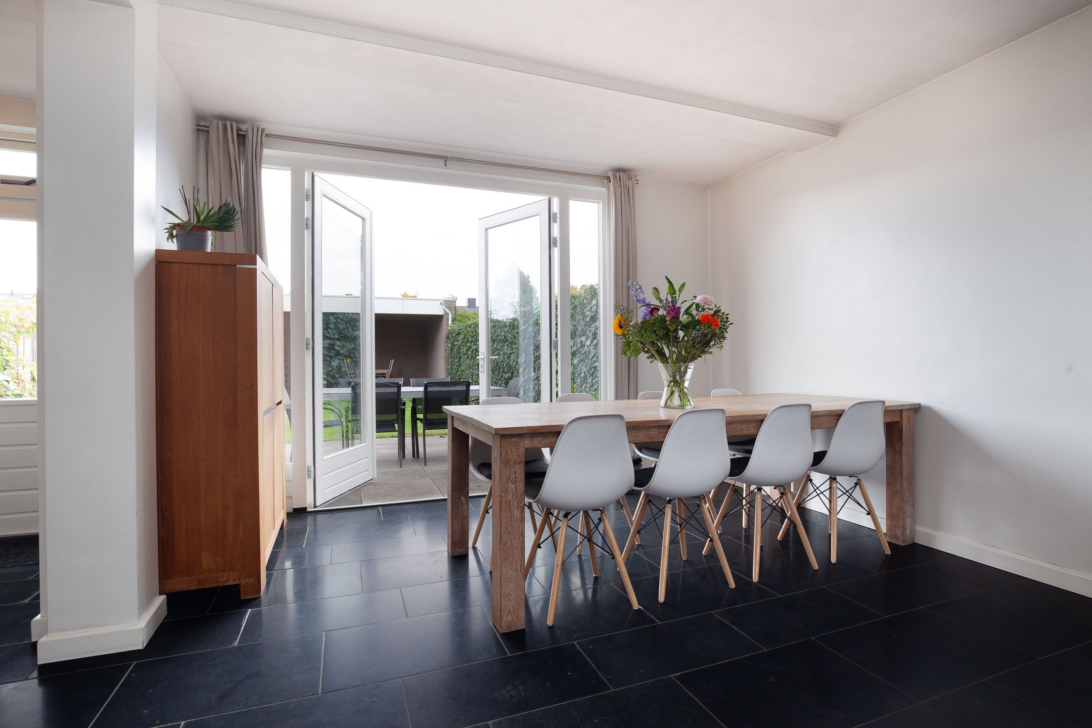 Photo 18 of Leliestraat 33