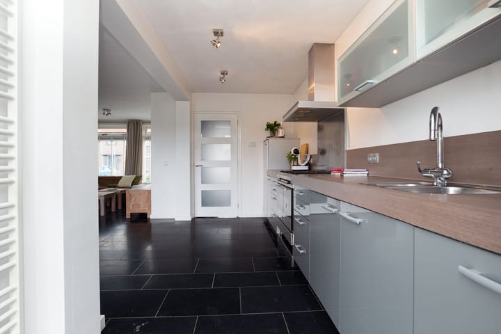 Foto 19 van Leliestraat 33