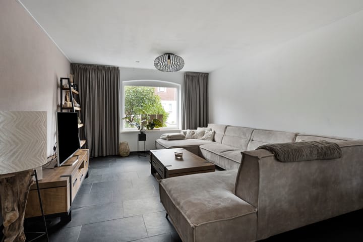 Photo 5 of Rector Meuffelsstraat 9