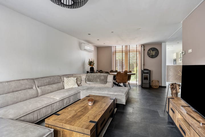 Photo 6 of Rector Meuffelsstraat 9