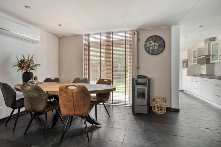 Photo 7 of Rector Meuffelsstraat 9