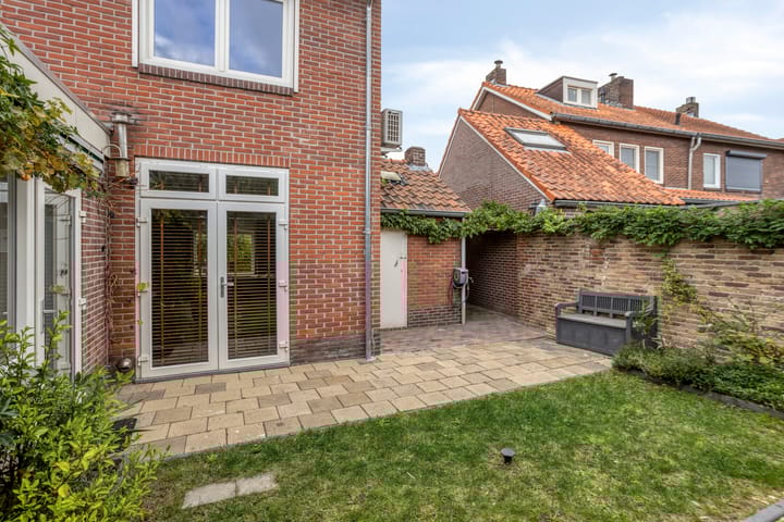 Photo 21 of Rector Meuffelsstraat 9