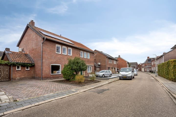 Photo 25 of Rector Meuffelsstraat 9