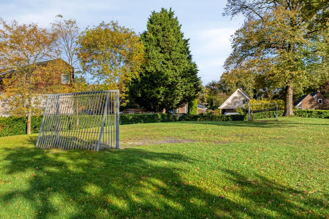 Foto 46 van Burgemeester van Weringstraat 68