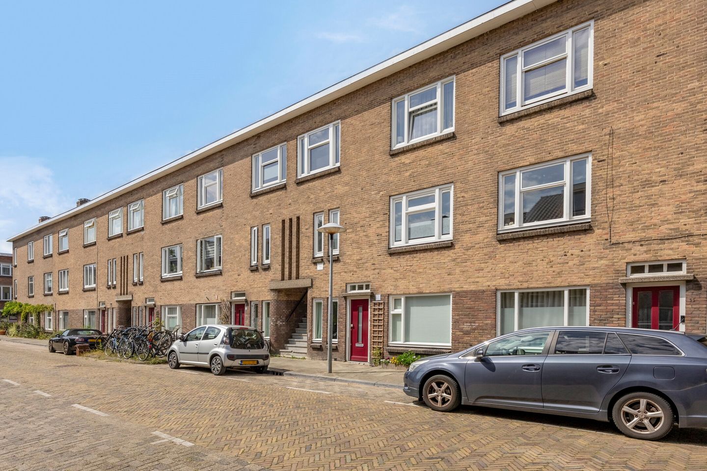 Foto 1 van Paramaribostraat 37