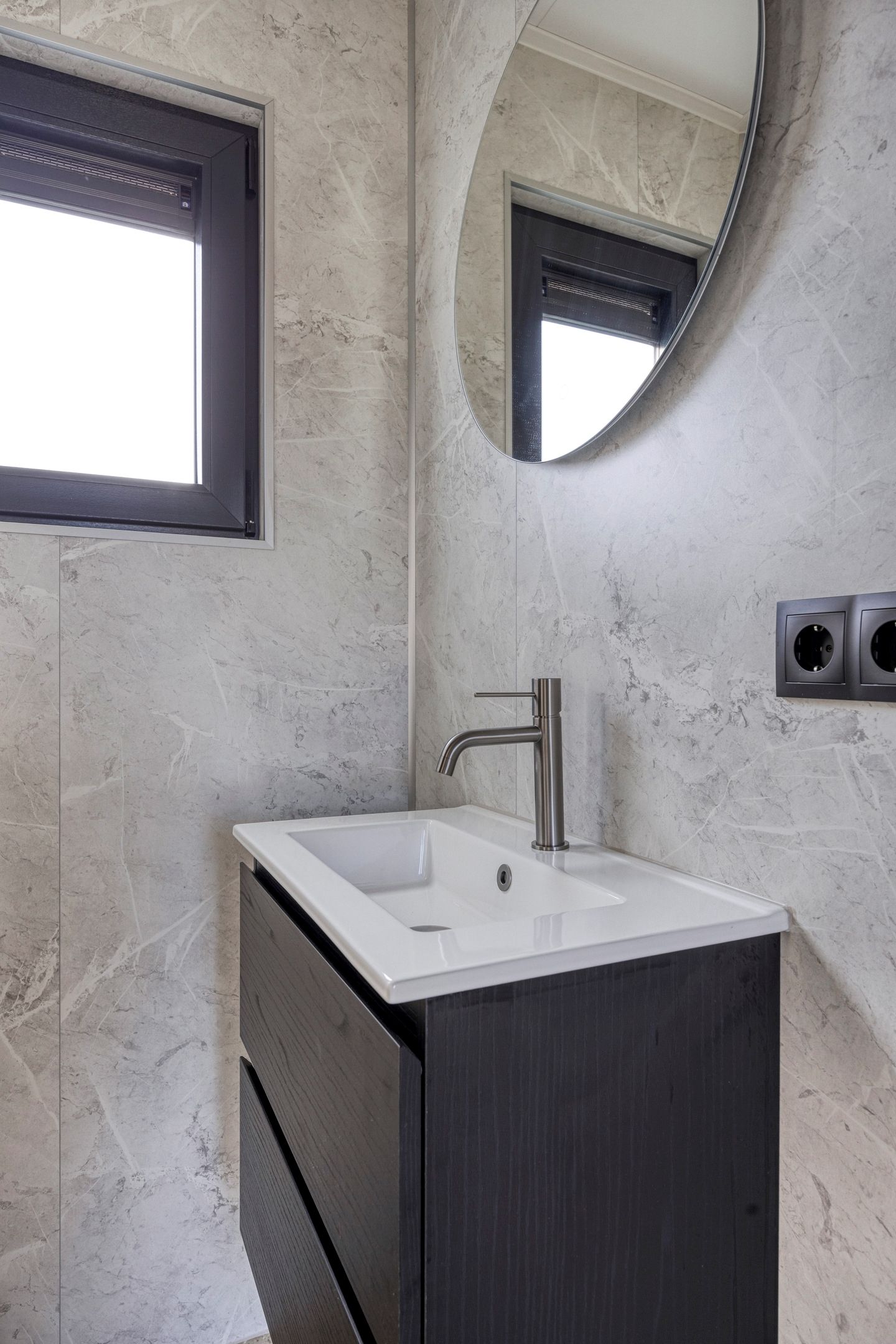 Photo 21 of Rijnbandijk 10-70