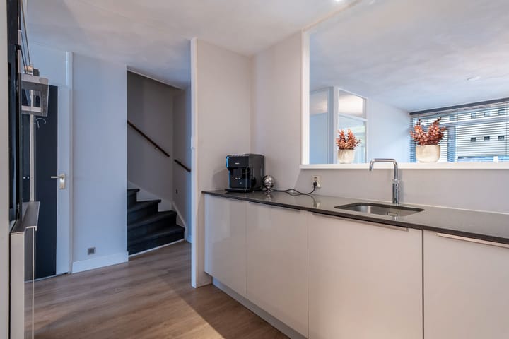 Foto 6 van Henriette Ronnerstraat 17