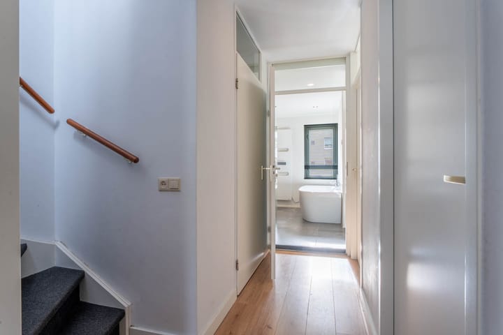 Foto 15 van Henriette Ronnerstraat 17