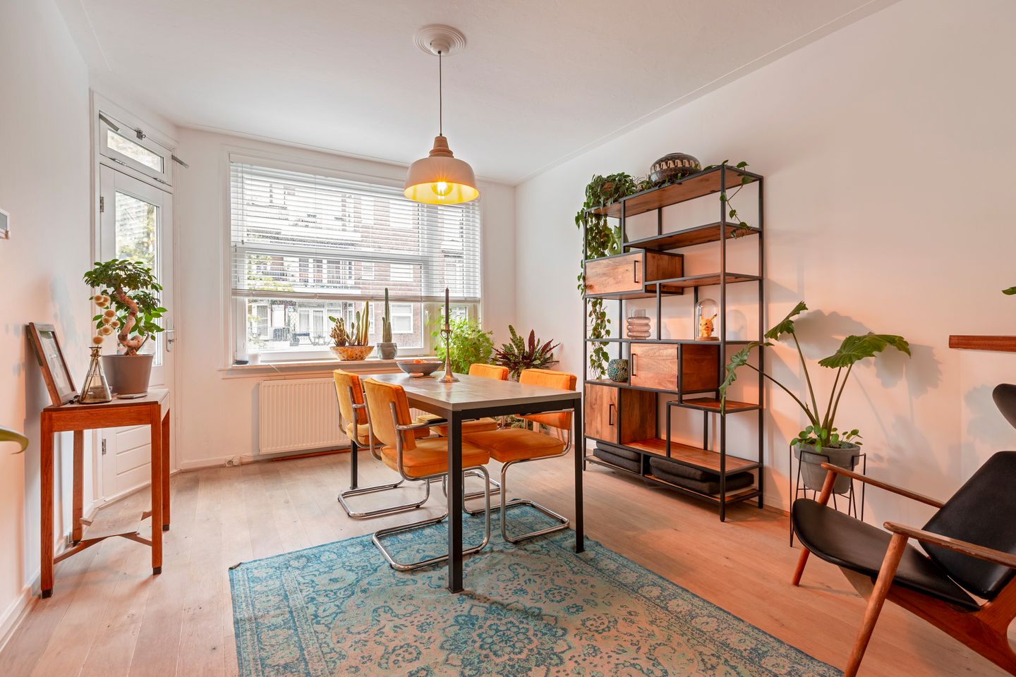 Photo 10 of Trouringhstraat 8-1