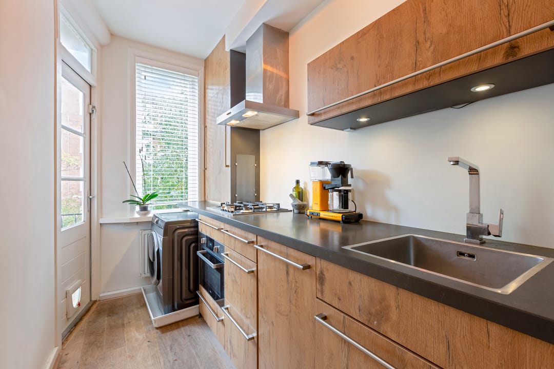 Photo 16 of Trouringhstraat 8-1