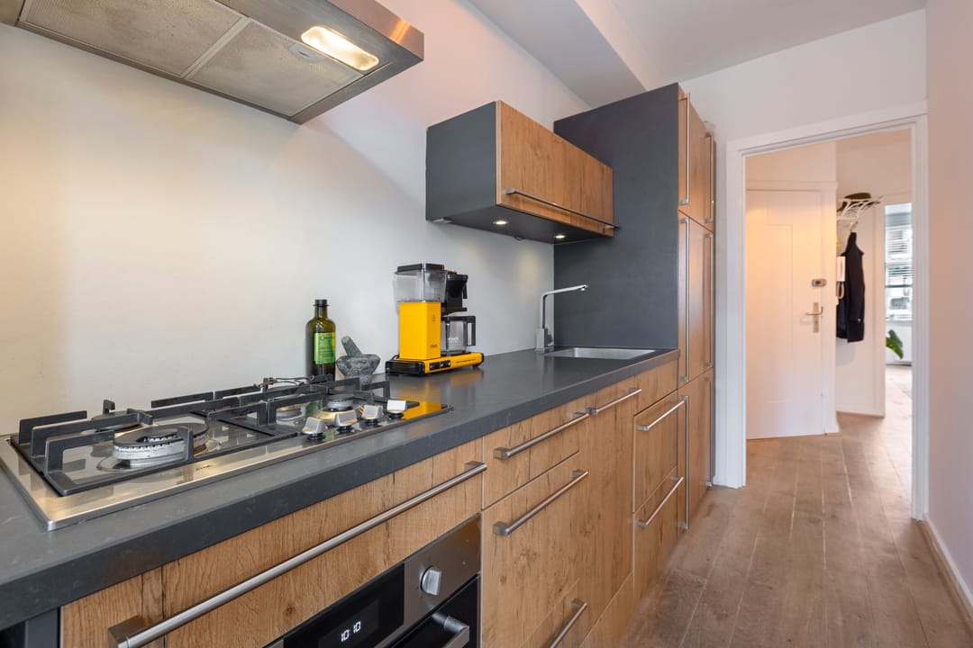 Photo 17 of Trouringhstraat 8-1