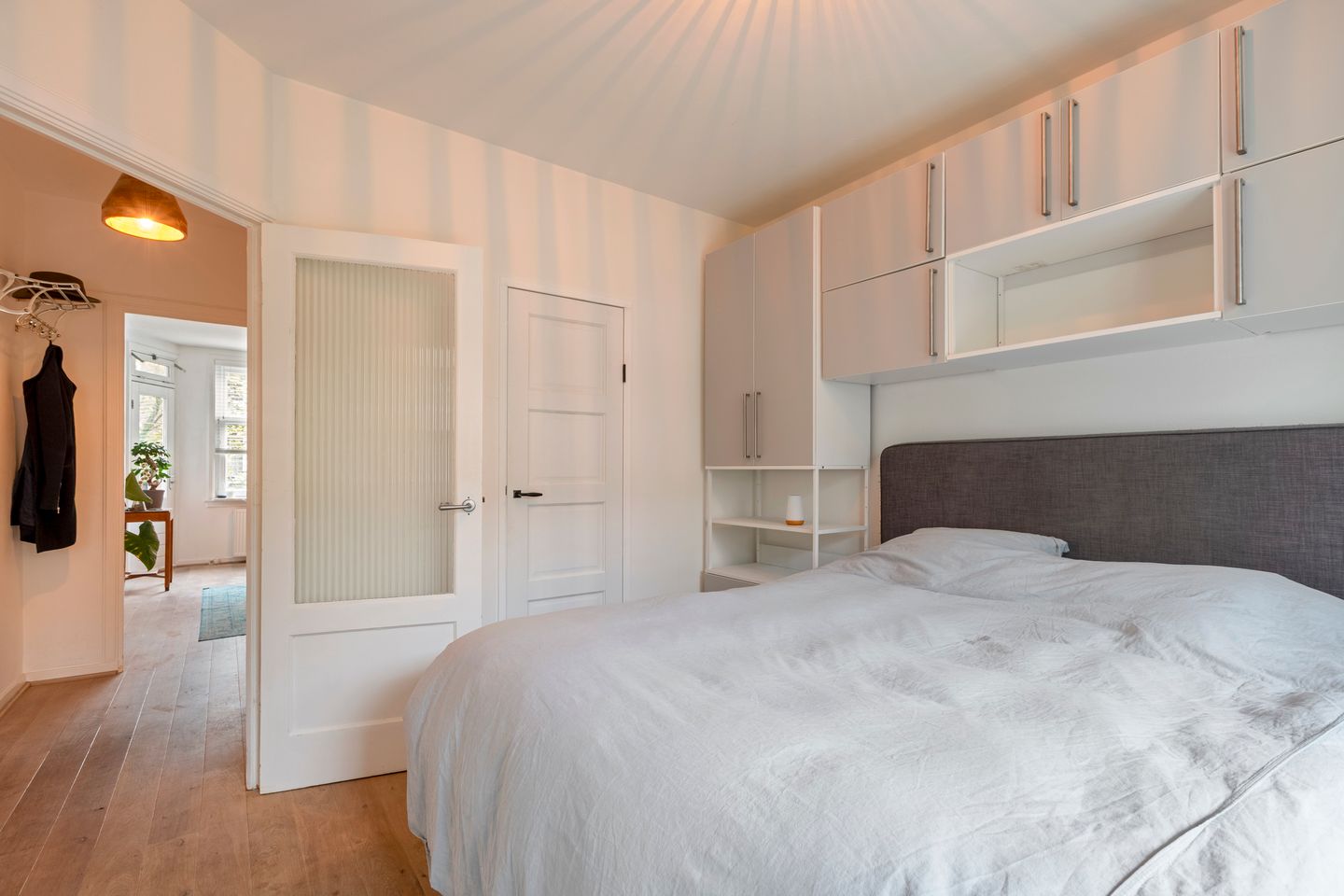 Photo 19 of Trouringhstraat 8-1