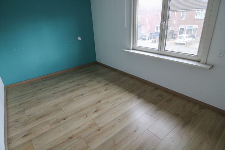 Photo 10 of Bredaweg 18