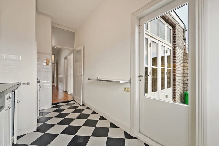 Photo 15 of Van Aerssenstraat 292