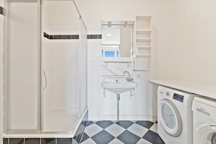 Photo 22 of Van Aerssenstraat 292