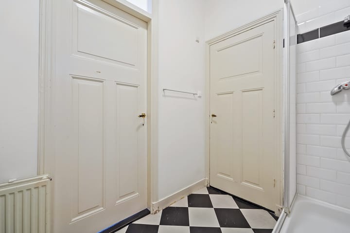 Photo 23 of Van Aerssenstraat 292