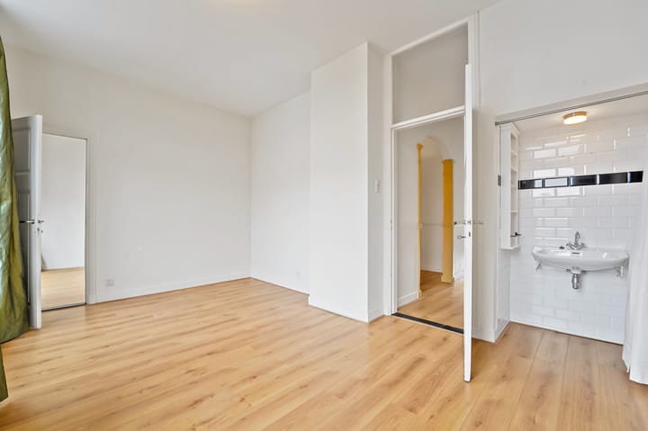 Photo 26 of Van Aerssenstraat 292