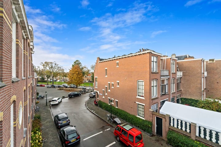 Photo 28 of Van Aerssenstraat 292