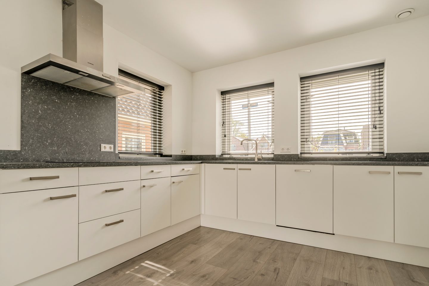 Photo 10 of Havenplein 9