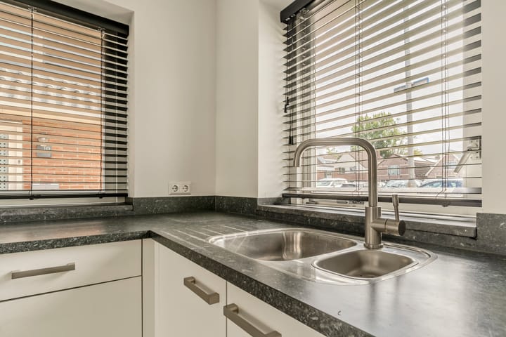 Foto 11 van Havenplein 9