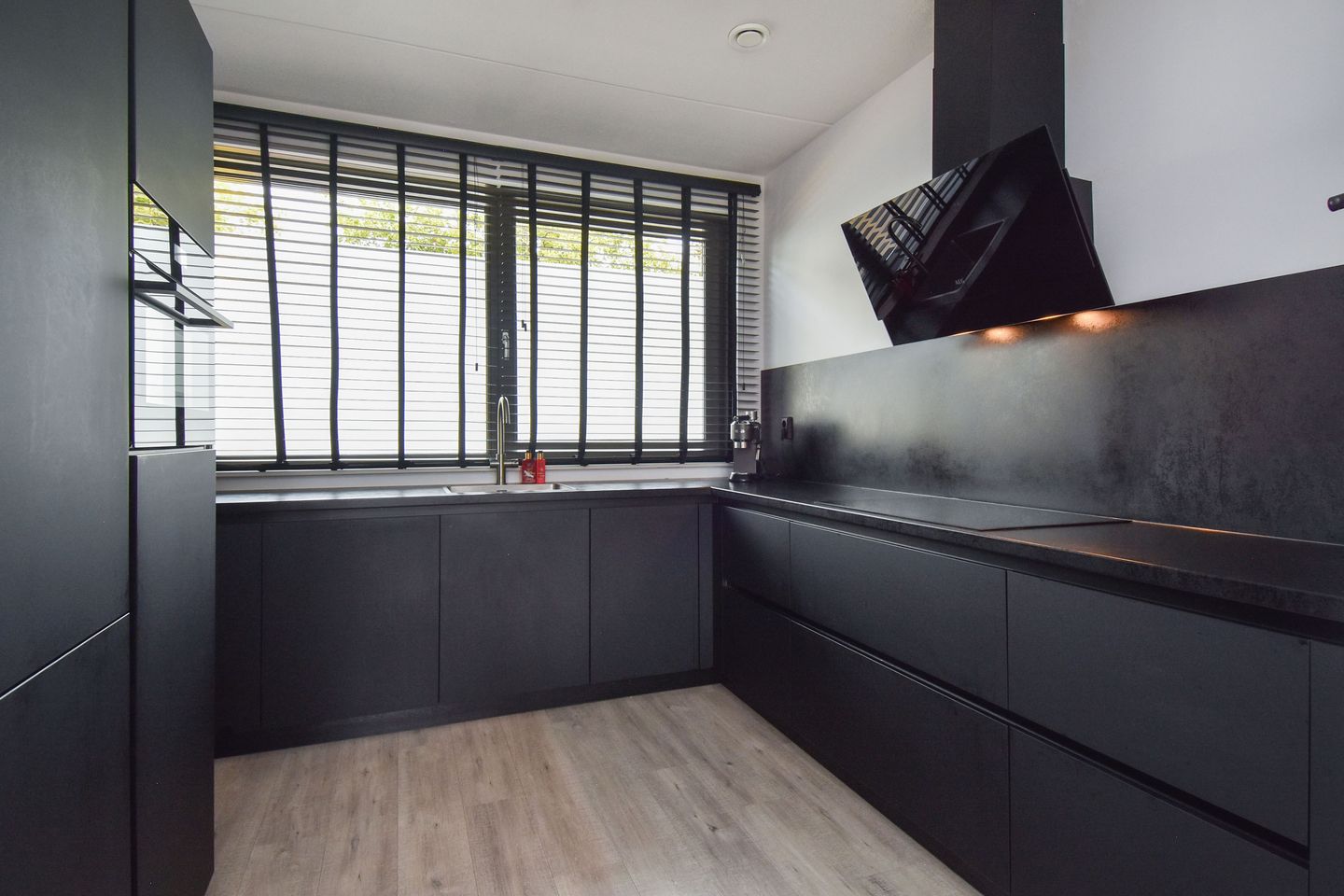 Foto 10 van Lekstraat 135