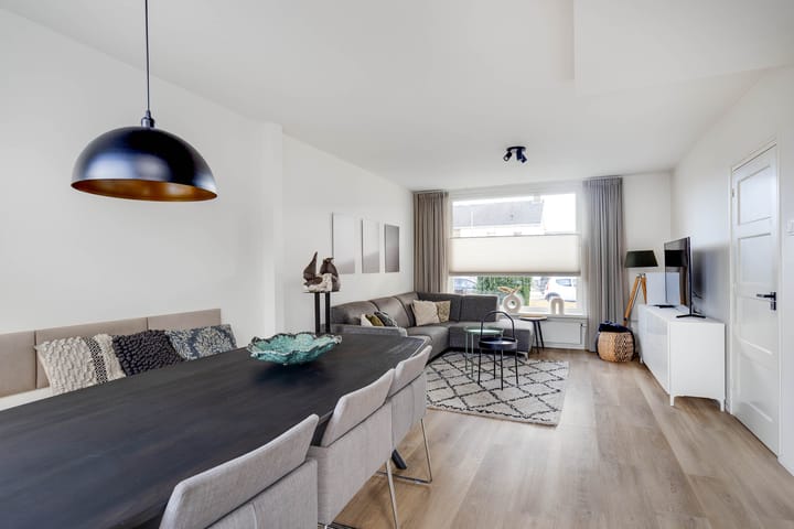 Photo 2 of Mgr. Claessensstraat 51