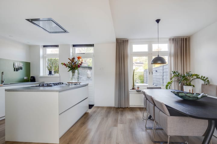 Photo 14 of Mgr. Claessensstraat 51