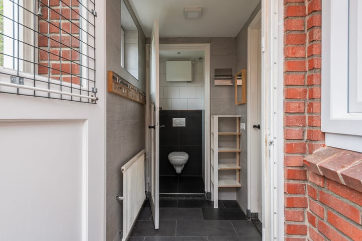 Foto 9 van Fabrieksstraat 12