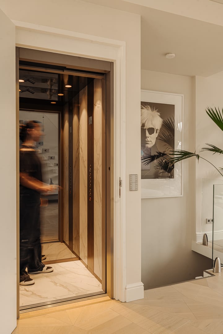 Photo 27 of Vossiusstraat 17-D