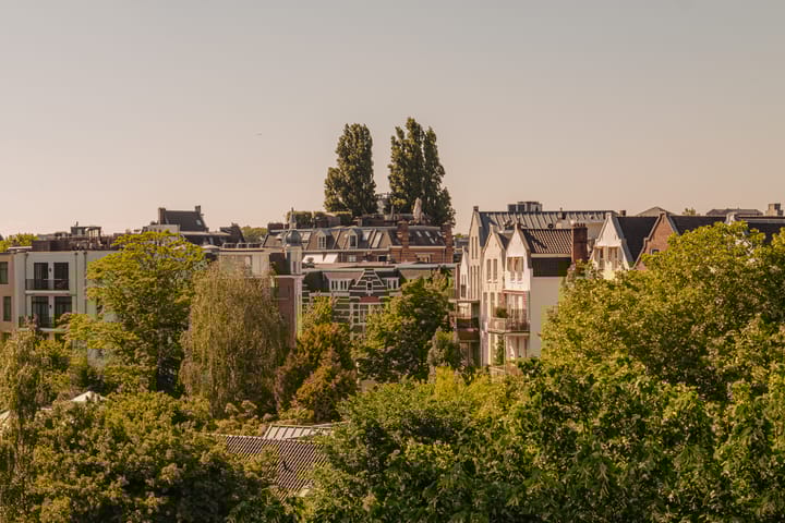 Photo 40 of Vossiusstraat 17-D