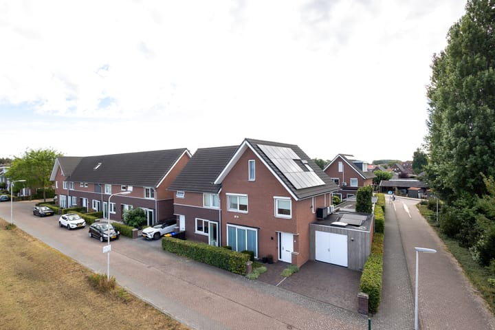 Photo 2 of Emailleerstraat 2