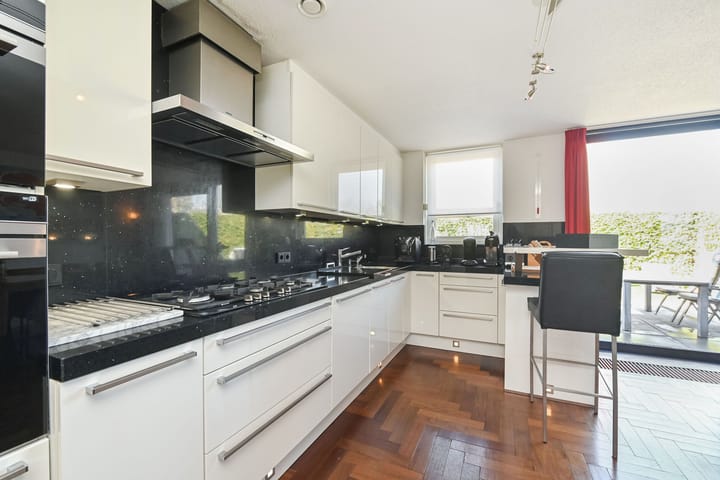 Photo 3 of Marjoleinveld 1