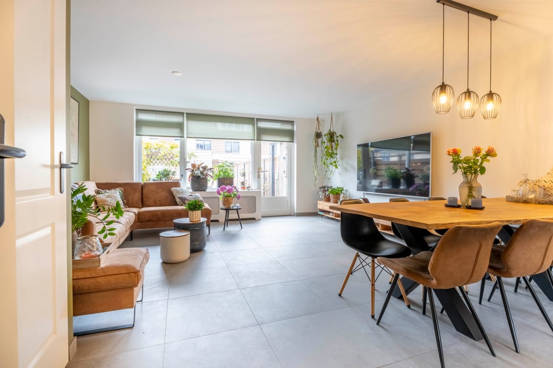 Photo 2 of Zilverschoon 27