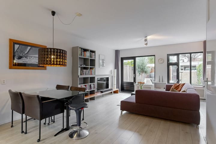 Photo 8 of Heinsiuslaan 10